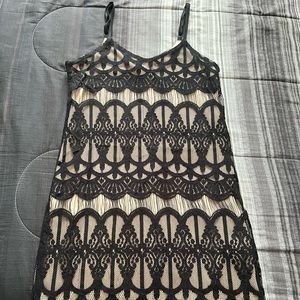 Traje corto, una belleza para cualquier tipo de fiesta.